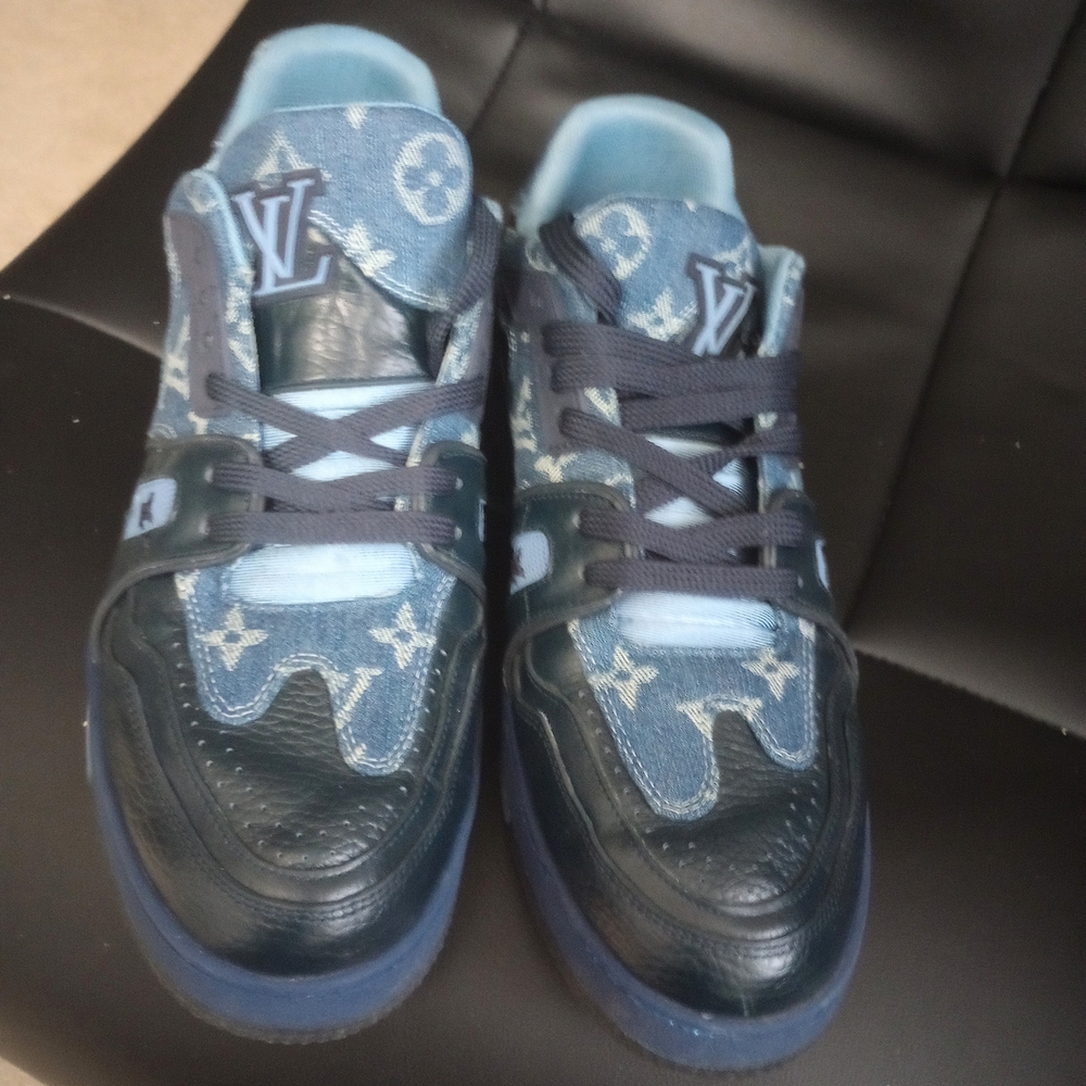 Louis Vuitton Blue Athletic Sneakers with Distinctive Design - Picture 9 of 15